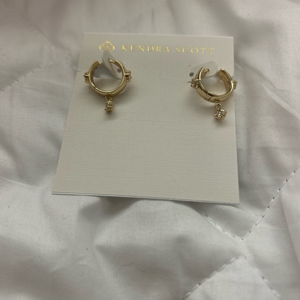 Kendra Scott Gold hoop Earrings - Picture 4 of 6